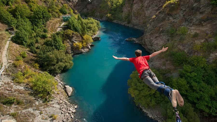 Queenstown: Kawarau Bridge Bungy - World's First Bungy! - Why the Kawarau Bridge jump feels different
