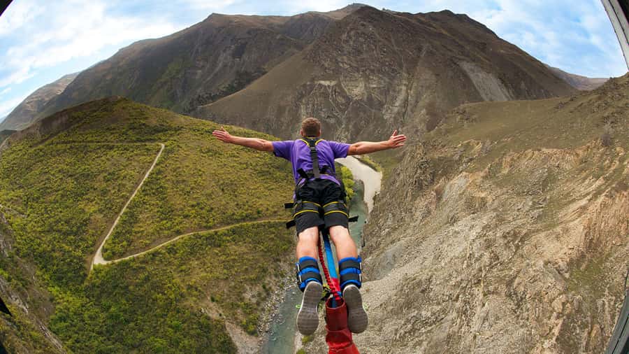 Queenstown: Nevis Bungy - Australasia's Biggest Bungy! - Crossing to the pod by see-through cable car