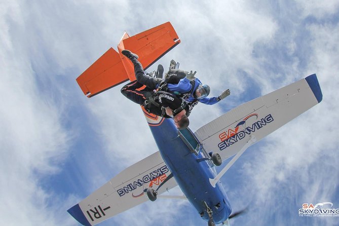 SA Skydiving Adelaide - Langhorne Creek - Meeting your tandem instructor