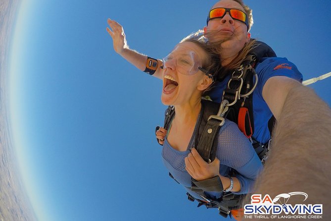 SA Skydiving Adelaide - Langhorne Creek - Landing near the clubhouse