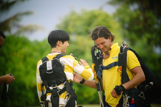 Skydive Fiji Legend 13000ft Tandem Jump (60 seconds free fall) - Practical ways to make the day easier