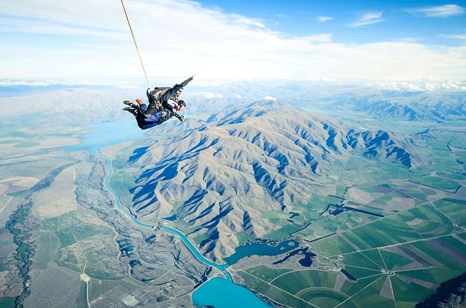 Skydive Mt. Cook - 45+ Seconds of Freefall from 13,000ft - Planning your day around Pukaki