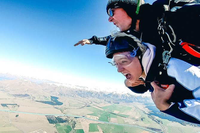 Skydive Mt. Cook - 70+ Seconds of Freefall from 16,500ft - The crew can shape the whole mood