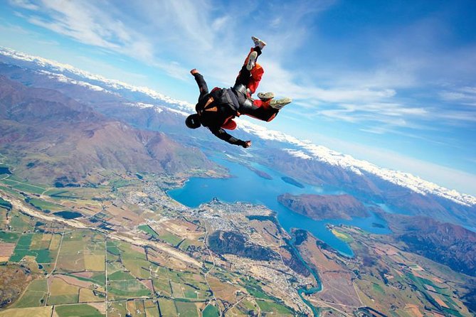 Skydive Wanaka - Meeting Your Tandem Master Before Takeoff