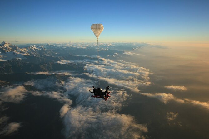 Tandem Skydive 13,000ft from Franz Josef - The 200kph freefall