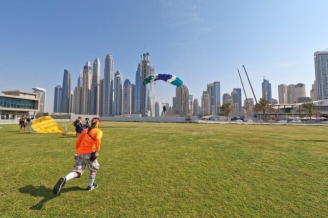 Tandem Skydive experience in Dubai - Sixty seconds of freefall