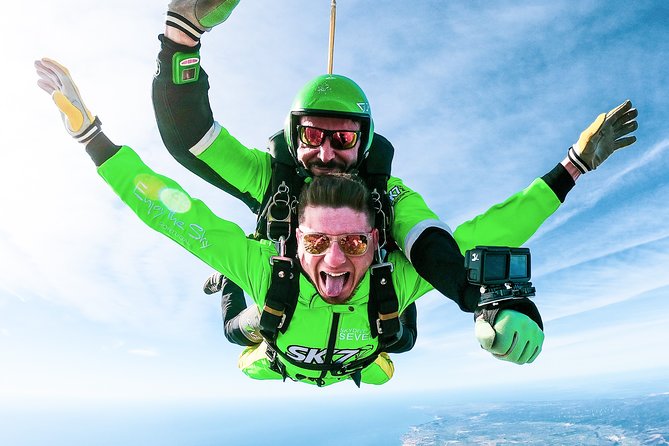 Tandem Skydiving — 30 min from Albufeira - The staff and the confidence factor