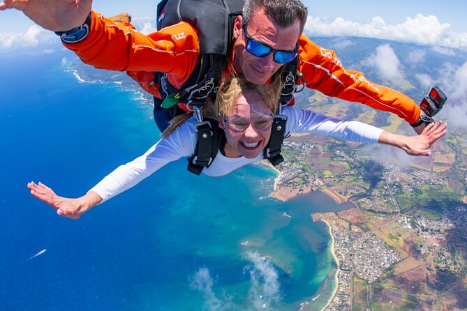 Tandem Skydiving with GoJump in Hawaii - Who should book this tandem jump?
