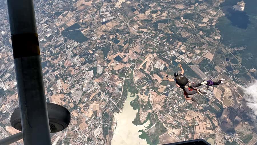Thailand: Tandem Skydive Over Bangkok & Pattaya - What the Pattaya freefall feels like