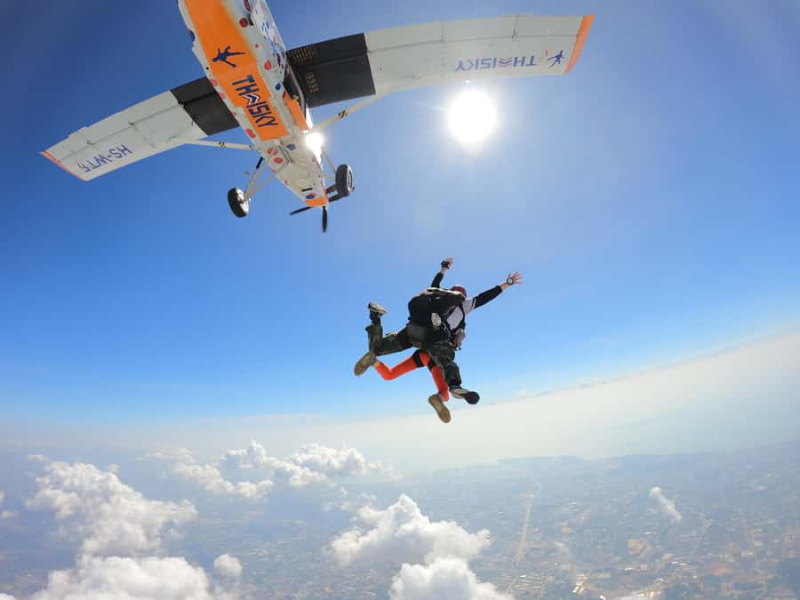 Thailand: Tandem Skydive Over Bangkok & Pattaya - Video, photos, and the post-jump memory