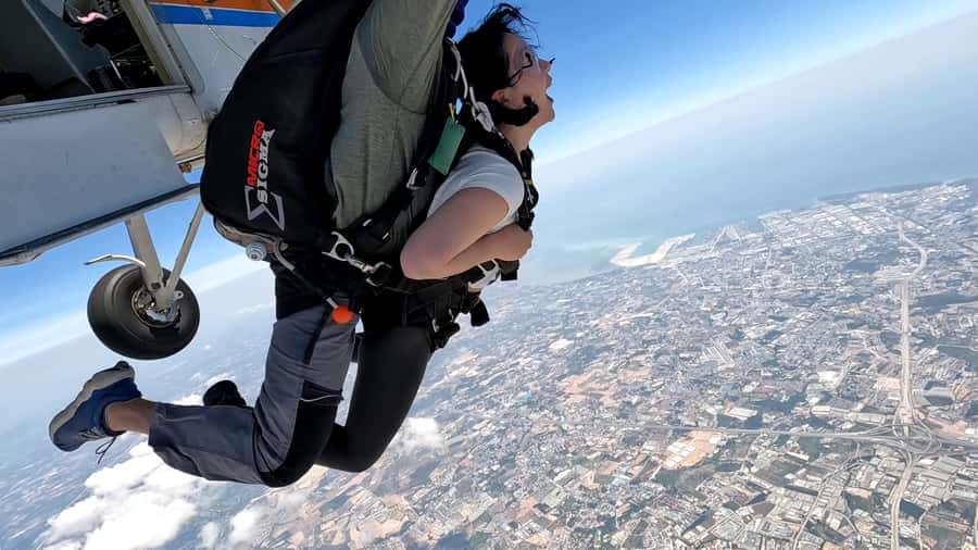 Thailand: Tandem Skydive Over Bangkok & Pattaya - What the $303 price really covers