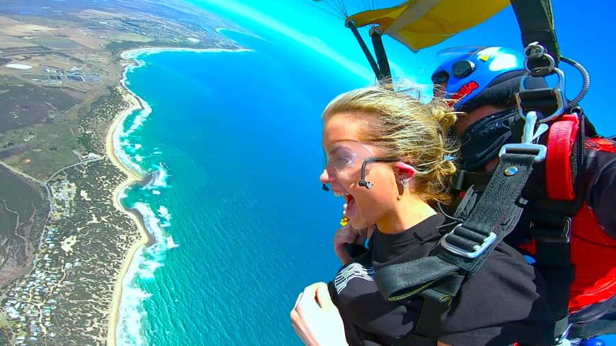 Torquay: Skydive over The Great Ocean Road - opt Melb pickup - What to wear and who can take part